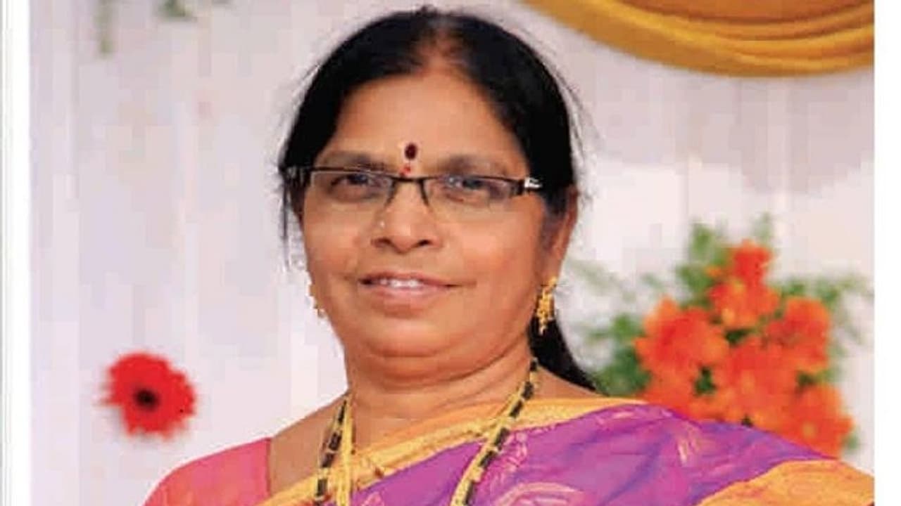 డా.చీదెళ్ళ సీతాలక్ష్మి కవిత : సప్త ఐశ్వర్యుడు