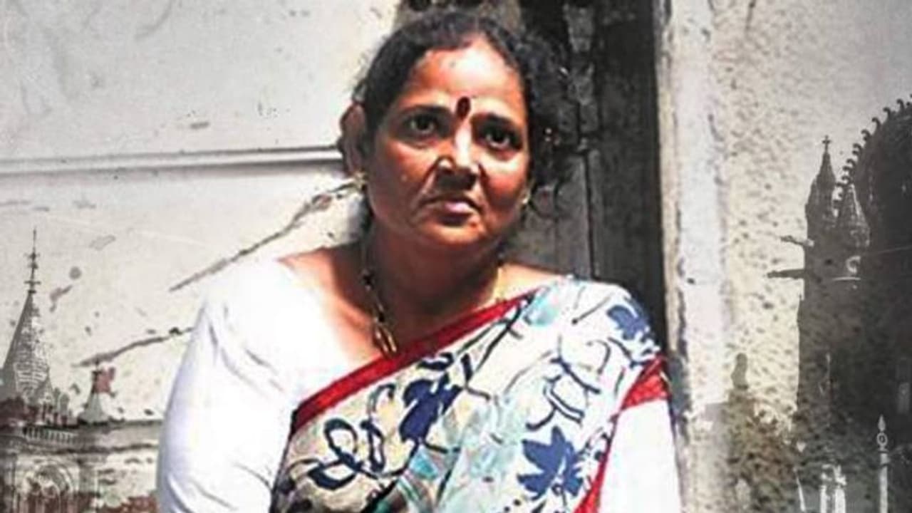 Baby Patankar : പാൽവിൽപനക്കാരിയിൽ നിന്നും മയക്കുമരുന്ന് റാണിയിലേക്ക്, ആരാണ് സഞ്ജയ് ഗുപ്ത സീരീസിലെ നായിക? Baby Patankar : പാൽവിൽപനക്കാരിയിൽ നിന്നും മയക്കുമരുന്ന് റാണിയിലേക്ക്, ആരാണ് സഞ്ജയ് ഗുപ്ത സീരീസിലെ നായിക?