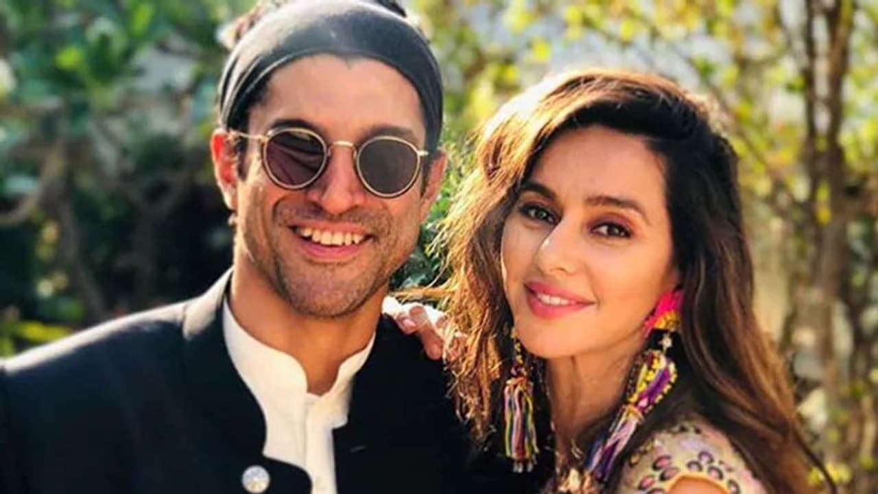 Farhan Shibani Wedding: ৪ বছরের প্রেমিকাকে বিয়ে করতে চলেছেন ফারহান, প্রস্তুতি নিয়ে নেই কোনও রাখ ঢাক Farhan Shibani Wedding: ৪ বছরের প্রেমিকাকে বিয়ে করতে চলেছেন ফারহান, প্রস্তুতি নিয়ে নেই কোনও রাখ ঢাক