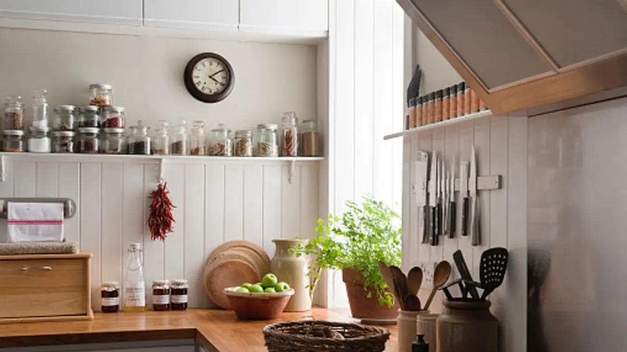 Kitchen Vastu: রান্নাঘর সাজান বাস্তু মেনে, সকল অশান্তি দূর হবে এই টোটকায়