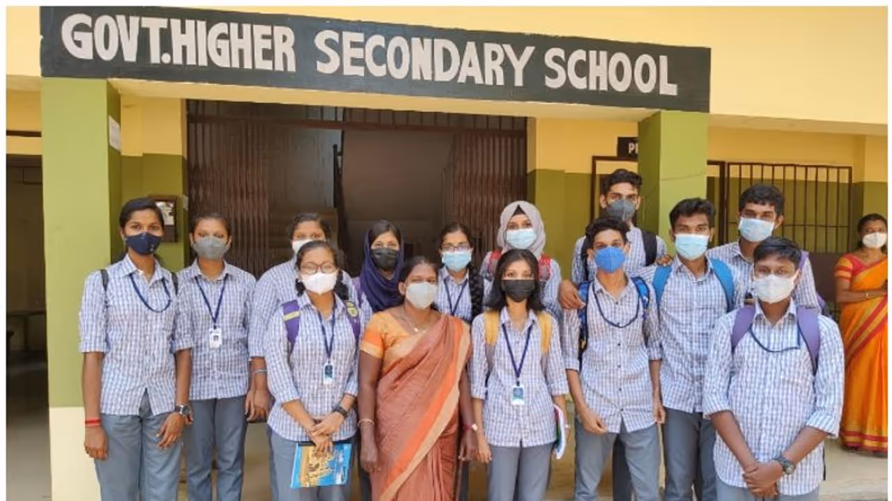 വിദ്യാര്ത്ഥികള്ക്ക് ഇനി ഒരേ വേഷം; ജെന്ഡര് ന്യൂട്രല് യൂണിഫോം നടപ്പിലാക്കി ചുനക്കര സര്ക്കാര് സ്കൂള് വിദ്യാര്ത്ഥികള്ക്ക് ഇനി ഒരേ വേഷം; ജെന്ഡര് ന്യൂട്രല് യൂണിഫോം നടപ്പിലാക്കി ചുനക്കര സര്ക്കാര് സ്കൂള്