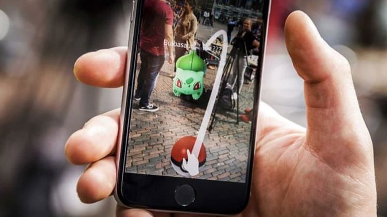 डकैतों को पकड़ने के बजाय Mobile पर गेम खेलने में मशगूल दो पुलिस अधिकारियों को नौकरी से धोना पड़ा हाथ डकैतों को पकड़ने के बजाय Mobile पर गेम खेलने में मशगूल दो पुलिस अधिकारियों को नौकरी से धोना पड़ा हाथ