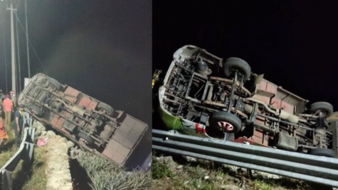 Accident : ശബരിമല ദര്ശനം കഴിഞ്ഞു മടങ്ങിയ അയ്യപ്പഭക്തര് സഞ്ചരിച്ച മിനിബസ് മറിഞ്ഞു; 10 പേര്ക്ക് പരിക്ക് Accident : ശബരിമല ദര്ശനം കഴിഞ്ഞു മടങ്ങിയ അയ്യപ്പഭക്തര് സഞ്ചരിച്ച മിനിബസ് മറിഞ്ഞു; 10 പേര്ക്ക് പരിക്ക്