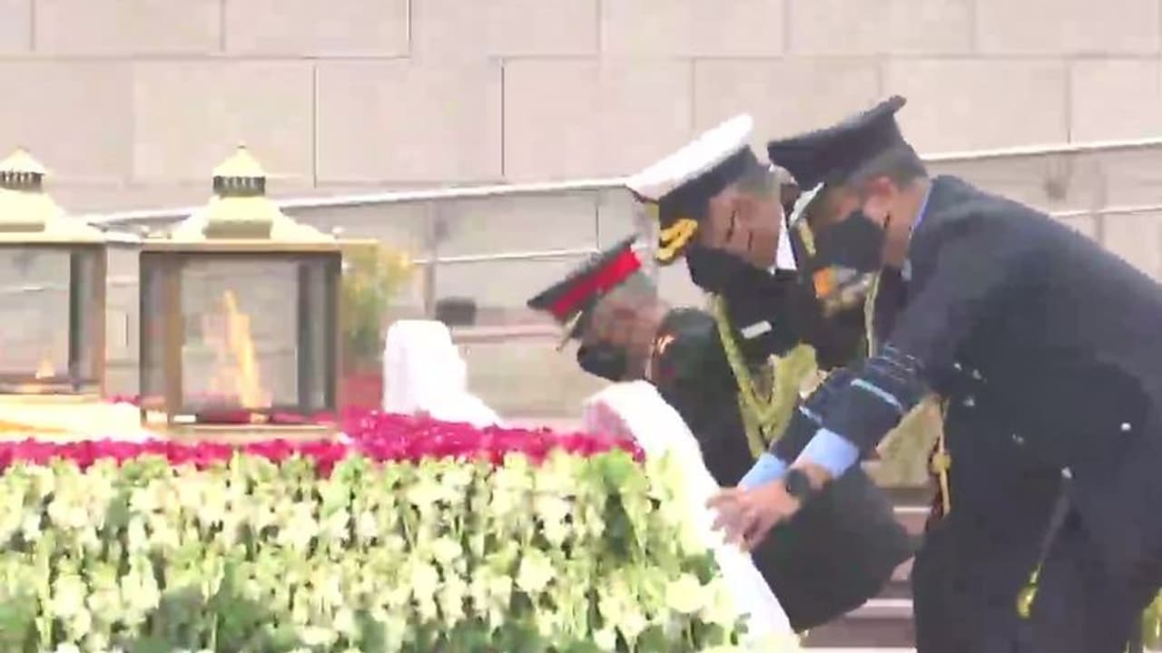 Army Day: तीनों सेना प्रमुख ने दी श्रद्धांजलि, कौन हैं KM Cariappa जिनके कारण मनाया जाता है आर्मी डे