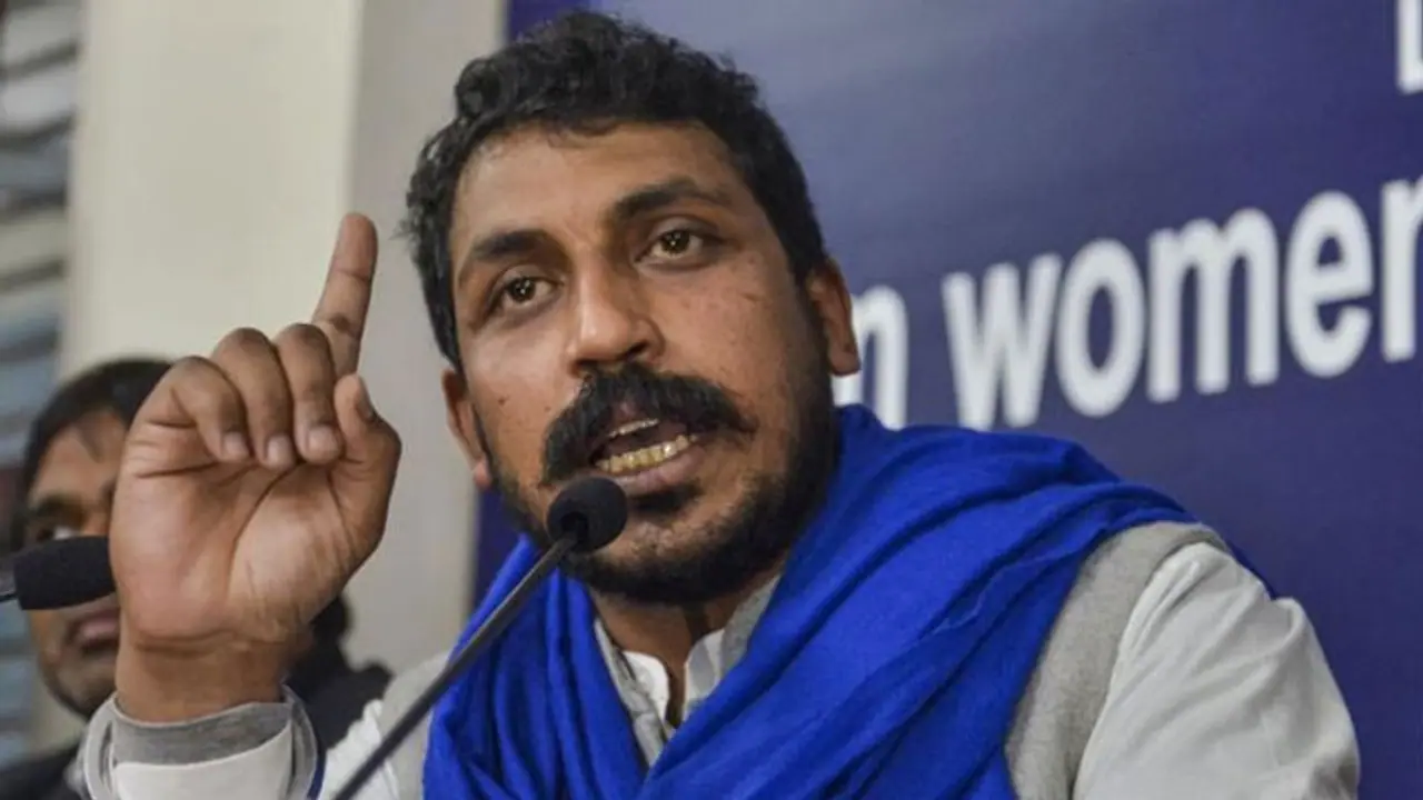 Bhim Army chief Chandrashekhar Azad shot at in UP's Saharanpur; escapes miraculously (WATCH) Bhim Army chief Chandrashekhar Azad shot at in UP's Saharanpur; escapes miraculously (WATCH)