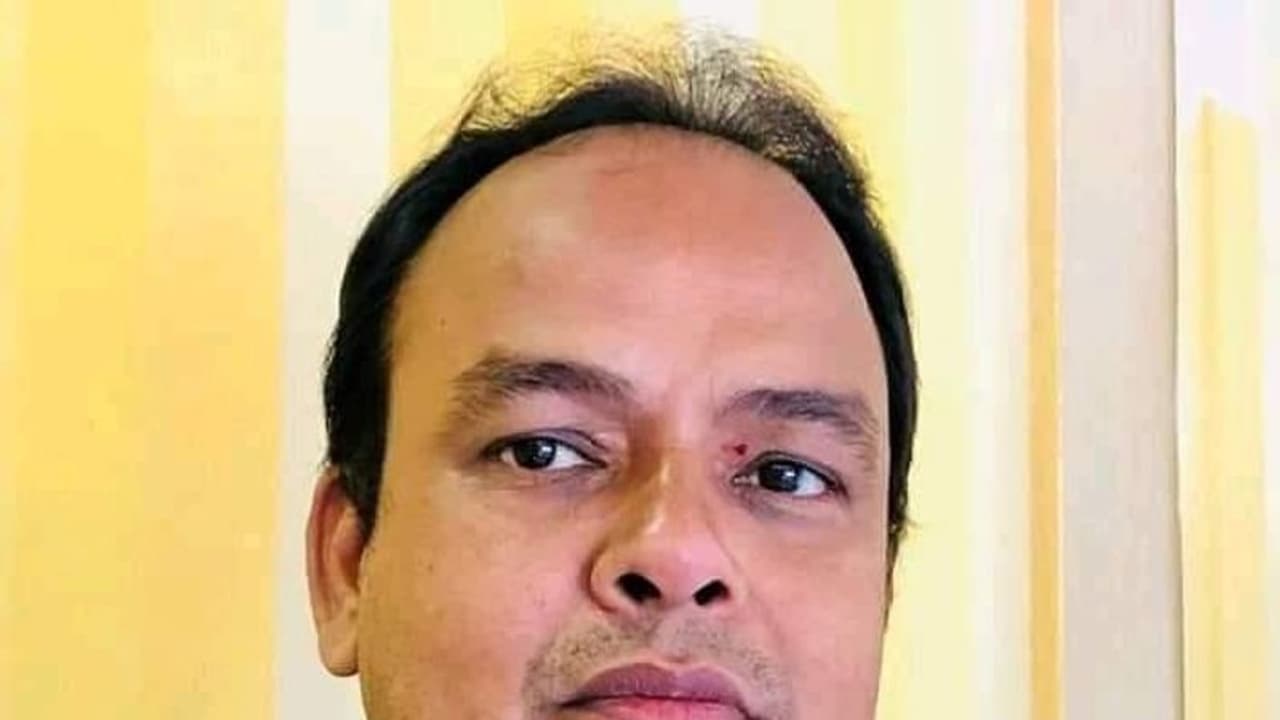 ‘కంగనా చెంపల కంటే మా రోడ్లు మృధువుగా ఉంటాయి’.. జార్ఖండ్ ఎమ్మెల్యే వివాదాస్పద వ్యాఖ్యలు ‘కంగనా చెంపల కంటే మా రోడ్లు మృధువుగా ఉంటాయి’.. జార్ఖండ్ ఎమ్మెల్యే వివాదాస్పద వ్యాఖ్యలు