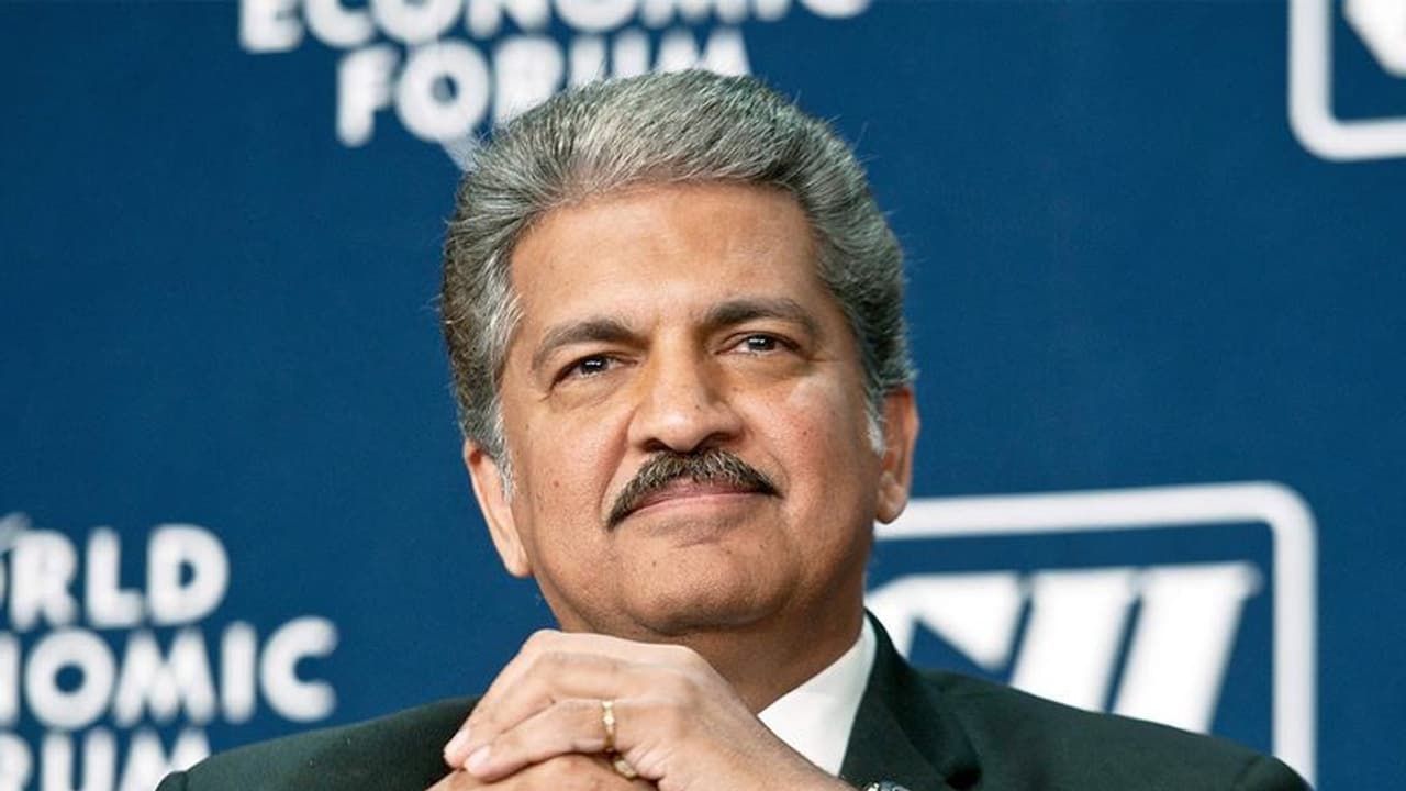 ബുക്ക് ചെയ്‍ത വണ്ടി എന്ന് കിട്ടുമെന്ന് താരം, തന്‍റെ ഭാര്യ പോലും ക്യൂവിലാണെന്ന് മഹീന്ദ്ര മുതലാളി!