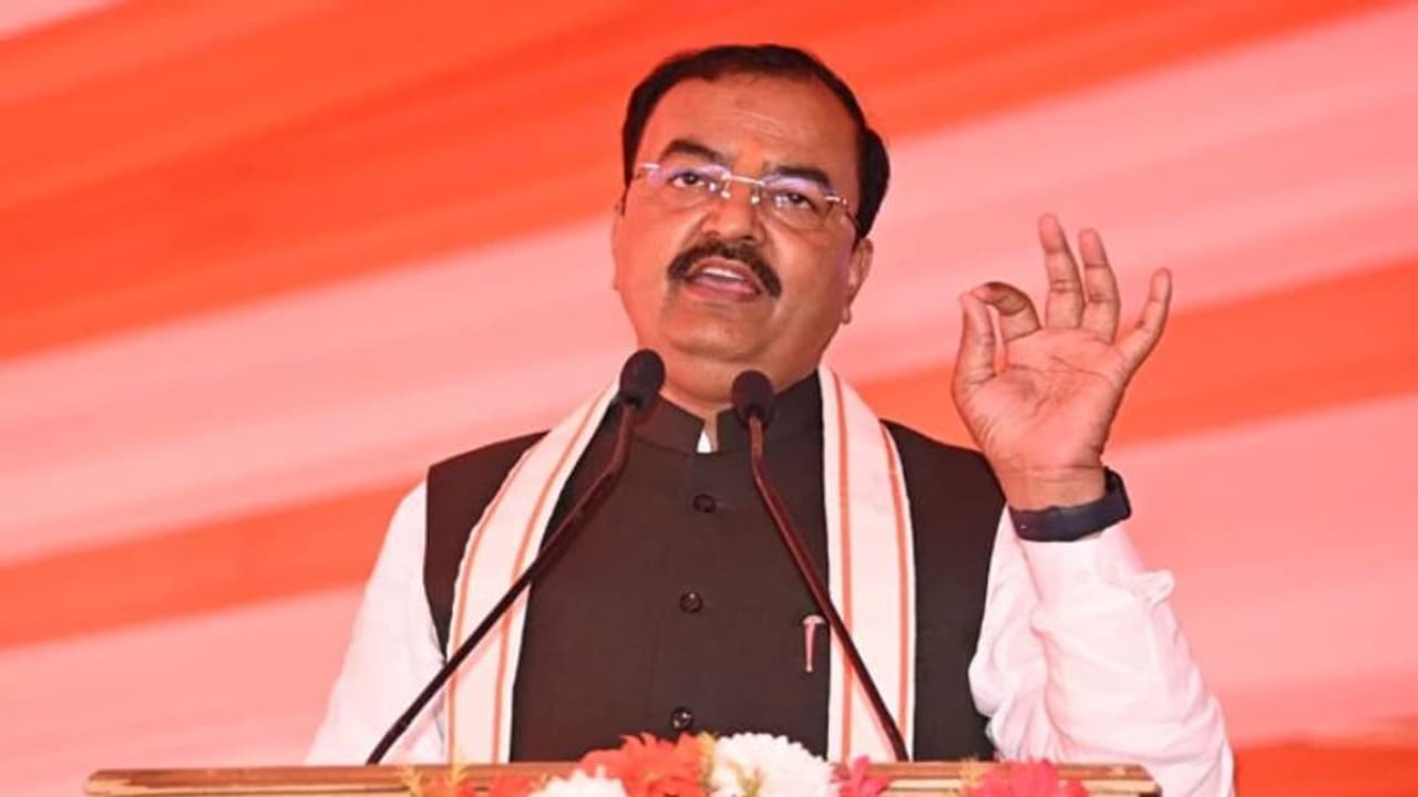 UP Elections: ಡಿಸಿಎಂ ಕೇಶವ್ ಪ್ರಸಾದ್ ಮೌರ್ಯ ವಿರೋಧಿ ವಿಡಿಯೋ ವೈರಲ್! UP Elections: ಡಿಸಿಎಂ ಕೇಶವ್ ಪ್ರಸಾದ್ ಮೌರ್ಯ ವಿರೋಧಿ ವಿಡಿಯೋ ವೈರಲ್!