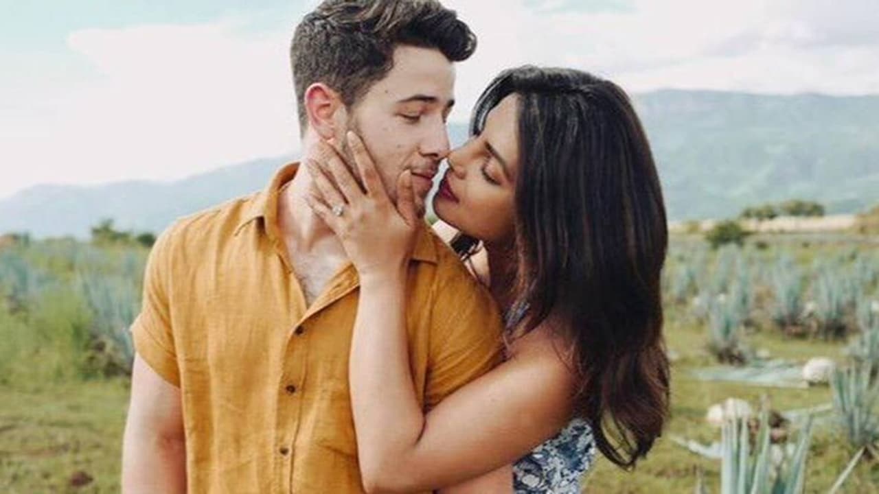 বাড়িতে এসেছে একরত্তি, কেমন থাকছে প্রিয়াঙ্কা নিকের মর্ণিং মুড দেখুন ভিডিও