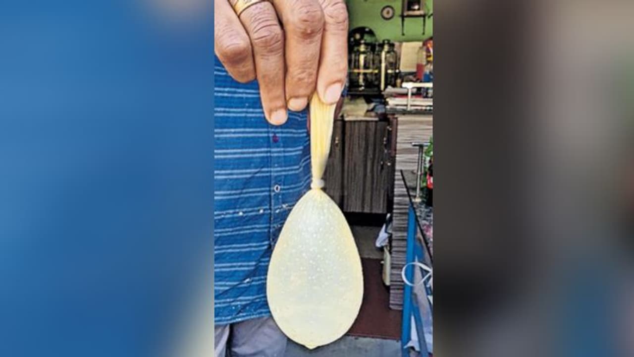 Online Fraud : 2200 രൂപയുടെ സ്മാർട് വാച്ച് ഓഡര്‍ ചെയ്തു കിട്ടിയത് 'വെള്ളം നിറച്ച കോണ്ടം'.!