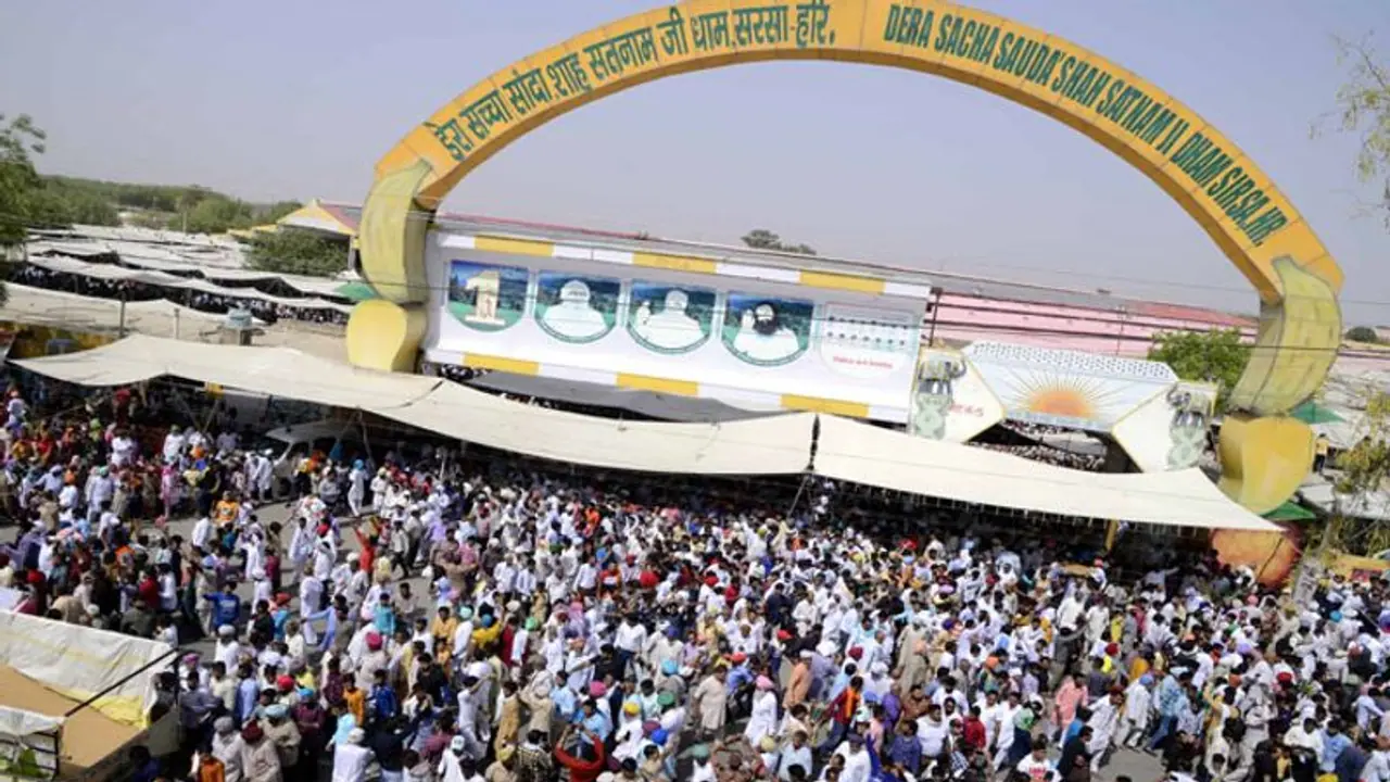 पंजाब चुनाव: वोटिंग से पहले जानिए क्या डेरा इस बार पार्टियों की बजाय अलग अलग उम्मीदवारों को समर्थन दे रहा है? पंजाब चुनाव: वोटिंग से पहले जानिए क्या डेरा इस बार पार्टियों की बजाय अलग अलग उम्मीदवारों को समर्थन दे रहा है?