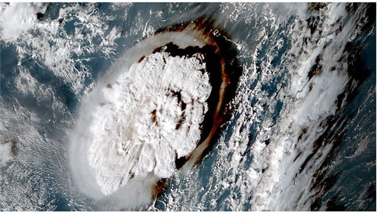 समुद्र के अंदर फटा ज्वालामुखी, सेकंडों में तबाह हो गए घर, पश्चिमी अमेरिका से जापान तक सुनामी की चेतावनी समुद्र के अंदर फटा ज्वालामुखी, सेकंडों में तबाह हो गए घर, पश्चिमी अमेरिका से जापान तक सुनामी की चेतावनी