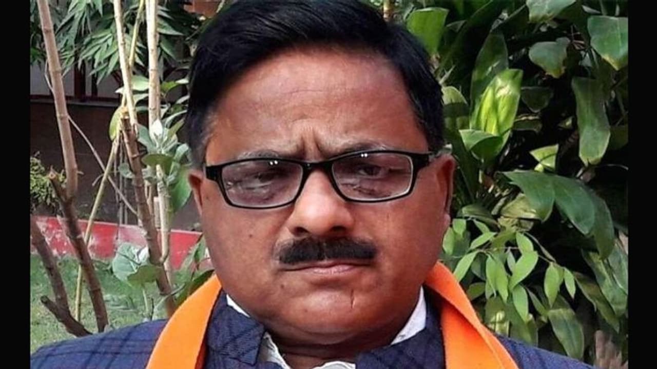 सीएम योगी को मिला गोरखपुर से टिकट, MLA राधामोहन दास बोले स्वागत सीएम योगी को मिला गोरखपुर से टिकट, MLA राधामोहन दास बोले स्वागत