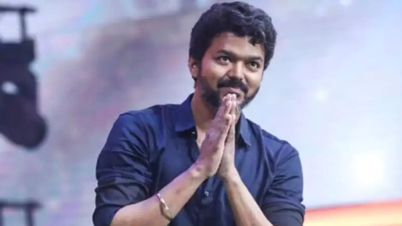 Vijay Political Entry : விஜய்யின் அரசியல் விஜயம் குறித்து கணித்து... கோலிவுட்டை பரபரப்பாக்கிய ஜோதிடர் Vijay Political Entry : விஜய்யின் அரசியல் விஜயம் குறித்து கணித்து... கோலிவுட்டை பரபரப்பாக்கிய ஜோதிடர்