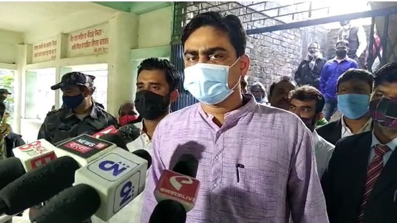 সময় পেরিয়ে গেলেও কেন লাগু হয়নি নাগরিকত্ব সংশোধনী আইন, মতুয়াদের প্রশ্নের মুখে শান্তনু