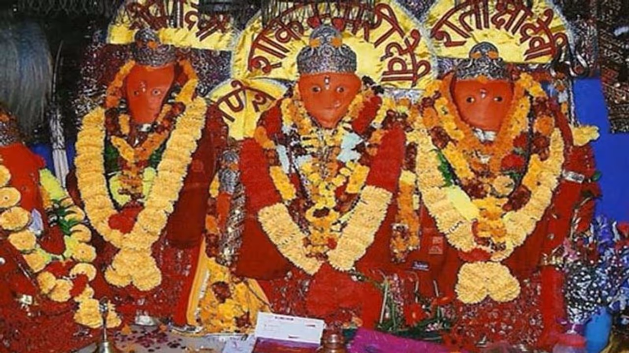 शाकंभरी पूर्णिमा 17 जनवरी को, यहां है देवी का प्रसिद्ध मंदिर, यहीं गिरा था देवी सती का सिर शाकंभरी पूर्णिमा 17 जनवरी को, यहां है देवी का प्रसिद्ध मंदिर, यहीं गिरा था देवी सती का सिर