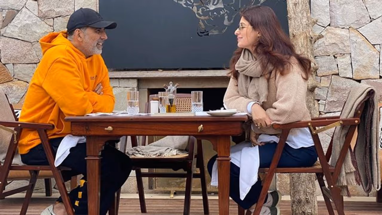 Twinkle Khanna ने शादी की 21वीं सालगिरह पर पति से पूछे कुछ सवाल, Akshay Kumar ने यूं दिया मजेदार जवाब