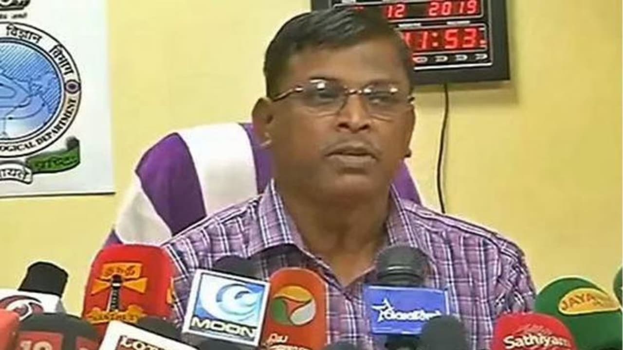 திமுக வைத்த ஆப்பு...! தூக்கி அடிக்கப்பட்டார் வானிலை இயக்குனர் புவியரசன். திமுக வைத்த ஆப்பு...! தூக்கி அடிக்கப்பட்டார் வானிலை இயக்குனர் புவியரசன்.