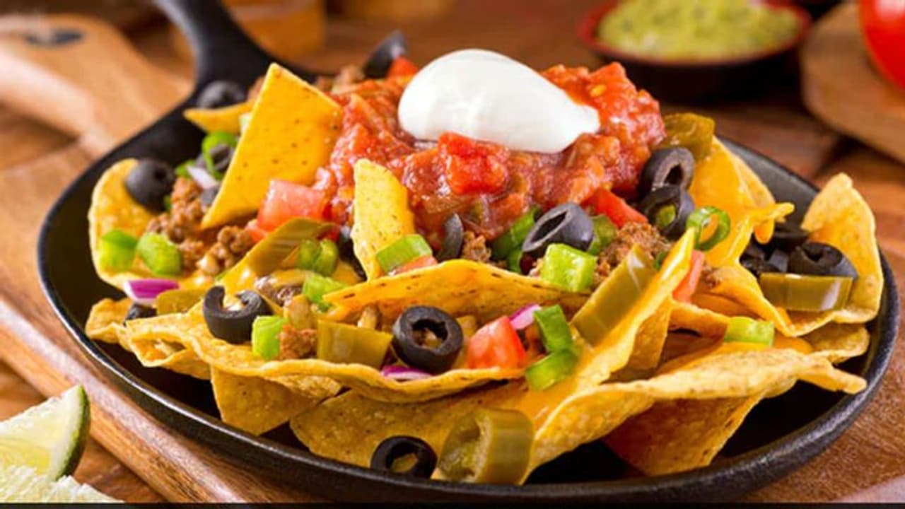 Kitchen Tips: रात की बची रोटियों से बनाएं थिएटर में 400 रुपये में मिलने वाले नाचोज, तलने की जगह करें बेक Kitchen Tips: रात की बची रोटियों से बनाएं थिएटर में 400 रुपये में मिलने वाले नाचोज, तलने की जगह करें बेक