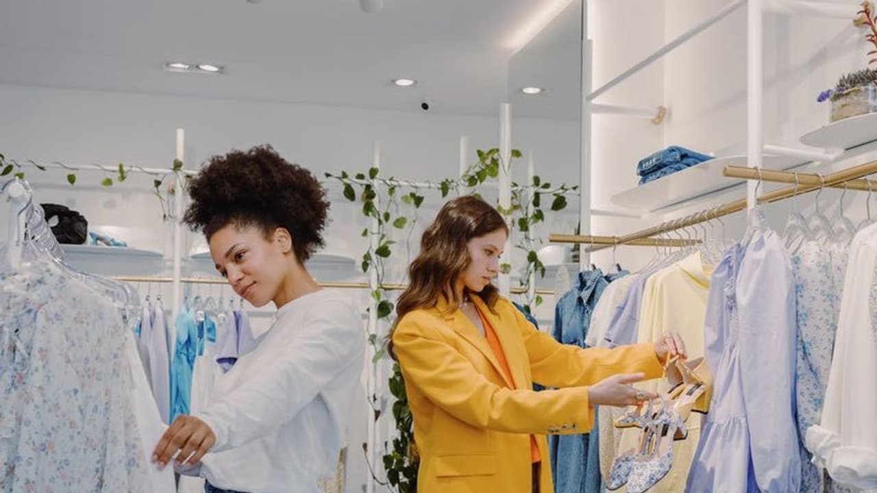 ஸ்டைலான ஆடையா? சௌகரியமான ஆடையா? குளிர்காலத்தில் எப்படியான ஆடை அணிவது சிறந்தது! ஸ்டைலான ஆடையா? சௌகரியமான ஆடையா? குளிர்காலத்தில் எப்படியான ஆடை அணிவது சிறந்தது!