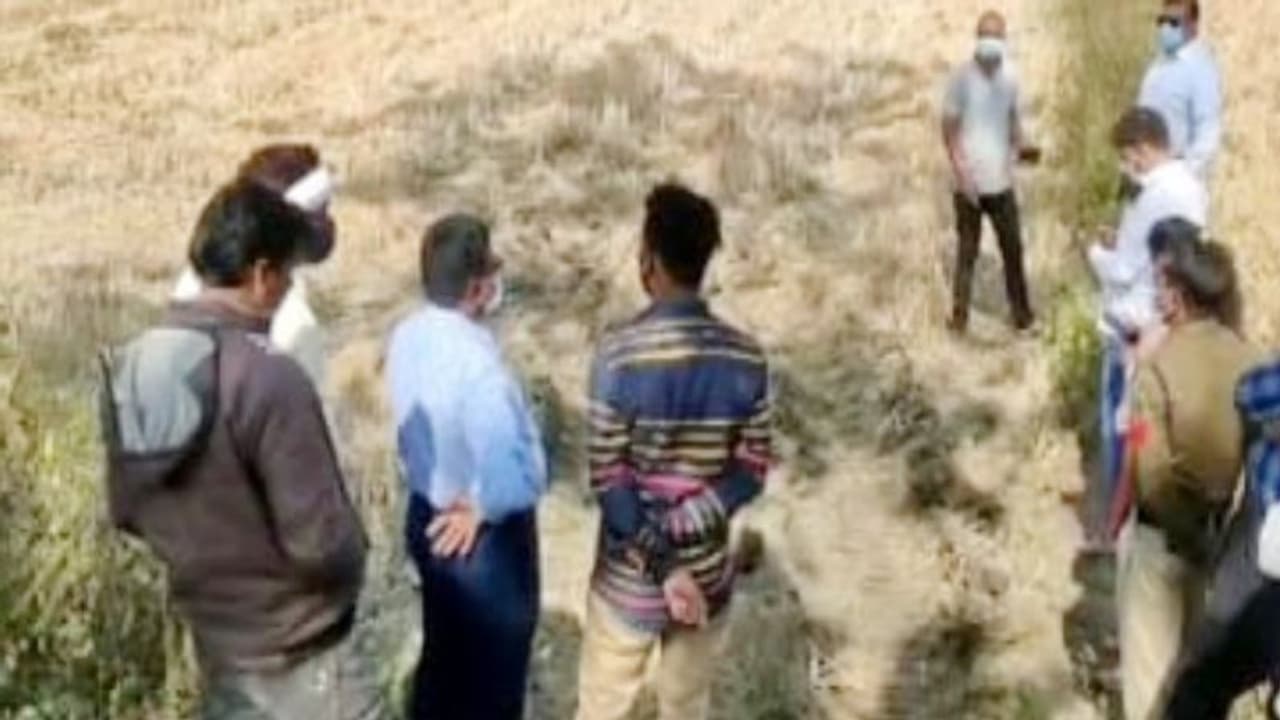 फिल्मी अंदाज वाला बदला: पति ने पत्नी का रेप करने वाले को डायनामाइट से उड़ाया, उड़ा दिए चिथड़े..पढें शॉकिंग क्राइम फिल्मी अंदाज वाला बदला: पति ने पत्नी का रेप करने वाले को डायनामाइट से उड़ाया, उड़ा दिए चिथड़े..पढें शॉकिंग क्राइम