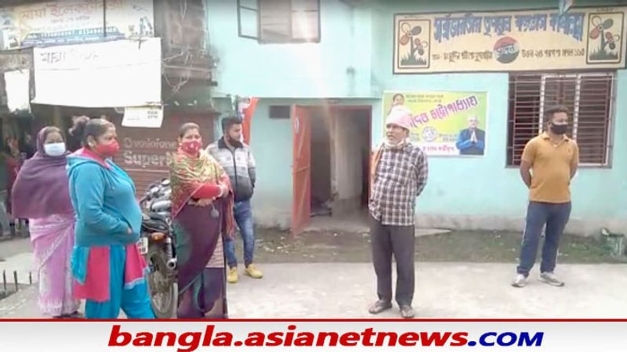 অসামাজিক কাজকর্মের প্রতিবাদ করায় সোদপুরে চিকিৎসকের বাড়িতে হামলা, কাঠগড়ায় TMC কর্মী অসামাজিক কাজকর্মের প্রতিবাদ করায় সোদপুরে চিকিৎসকের বাড়িতে হামলা, কাঠগড়ায় TMC কর্মী