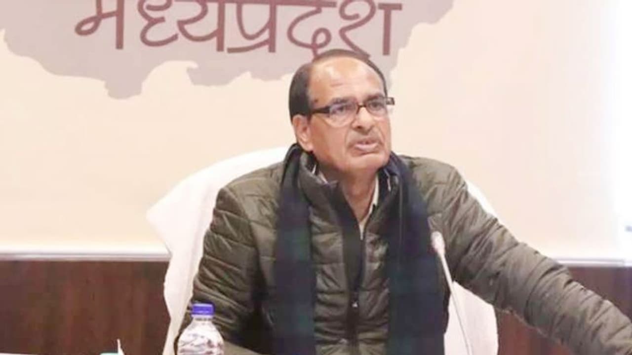 CM शिवराज का बड़ा फैसला, सरपंचों को लौटाए सभी वित्तीय अधिकार, कहा 'जनता की ताकत से बढ़कर कुछ नहीं'