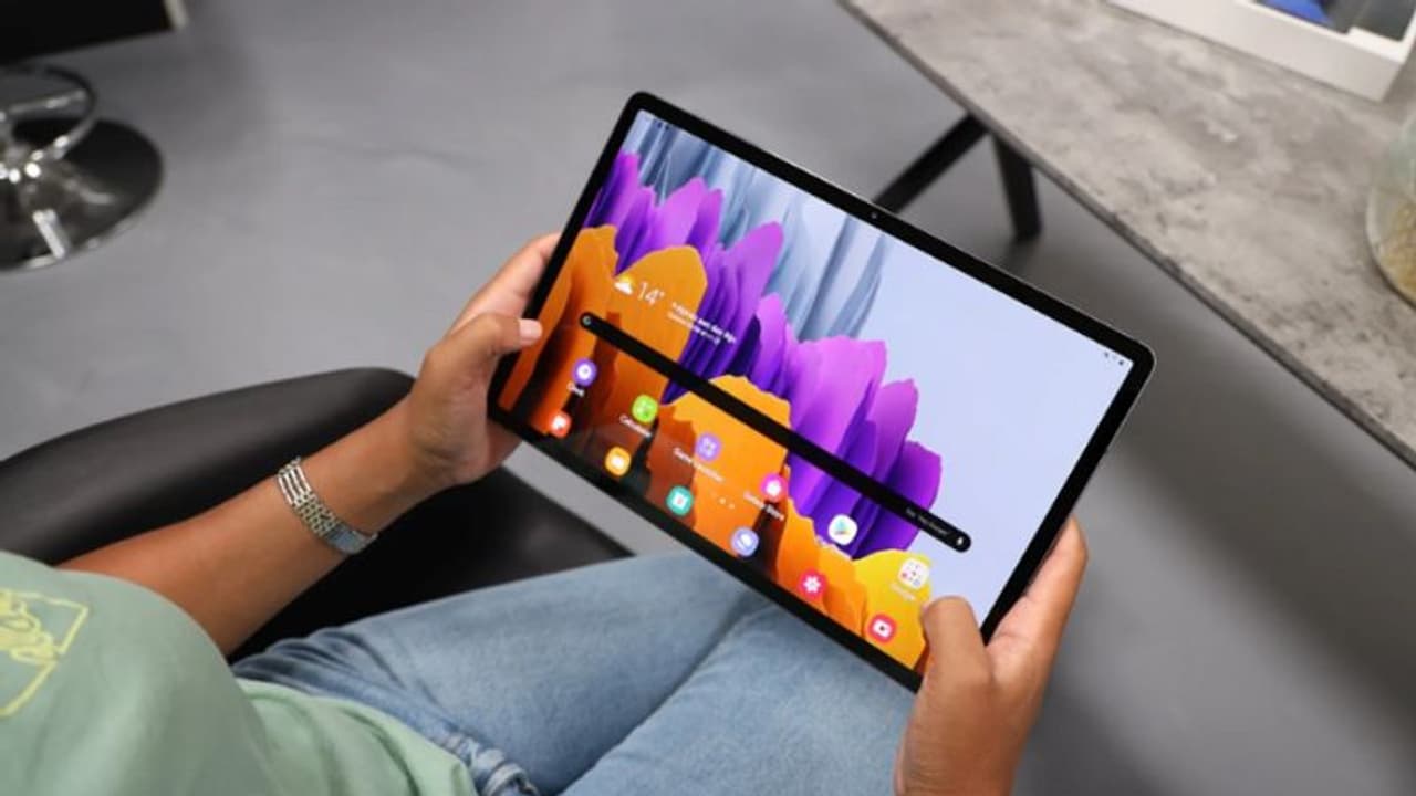 Galaxy Tab S8 Ultra : കെട്ടിലും മട്ടിലും പുത്തന്‍ ഗ്യാലക്സി എസ്8 അള്‍ട്ര; ഐപാഡിനെ വെല്ലുവിളിച്ച് സാംസങ്ങ്