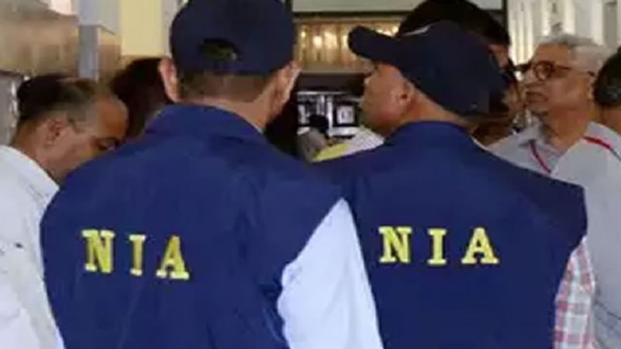 എറണാകുളത്ത് 5 ഇടത്ത് എന്‍ഐഎ റെയ്‍ഡ്, 2 പേര്‍ കസ്റ്റഡിയില്‍, തമിഴ്നാട്ടിലും കര്‍ണാടകയിലും പരിശോധന