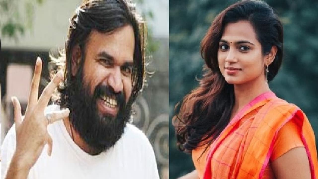 லவ் மூட் ஸ்டார்ட் ஆகிடுச்சோ..? ரம்யா பாண்டியனுக்கு நூல் விடும் பிரேம்ஜி!! லவ் மூட் ஸ்டார்ட் ஆகிடுச்சோ..? ரம்யா பாண்டியனுக்கு நூல் விடும் பிரேம்ஜி!!