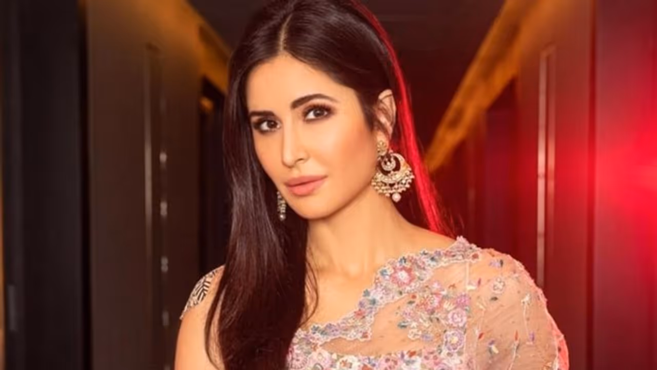 तो क्या अब ठंडे बस्ते में गई Katrina Kaif की सुपरहीरो फिल्म, इस कारण डायरेक्टर को लेना पड़ा फैसला तो क्या अब ठंडे बस्ते में गई Katrina Kaif की सुपरहीरो फिल्म, इस कारण डायरेक्टर को लेना पड़ा फैसला