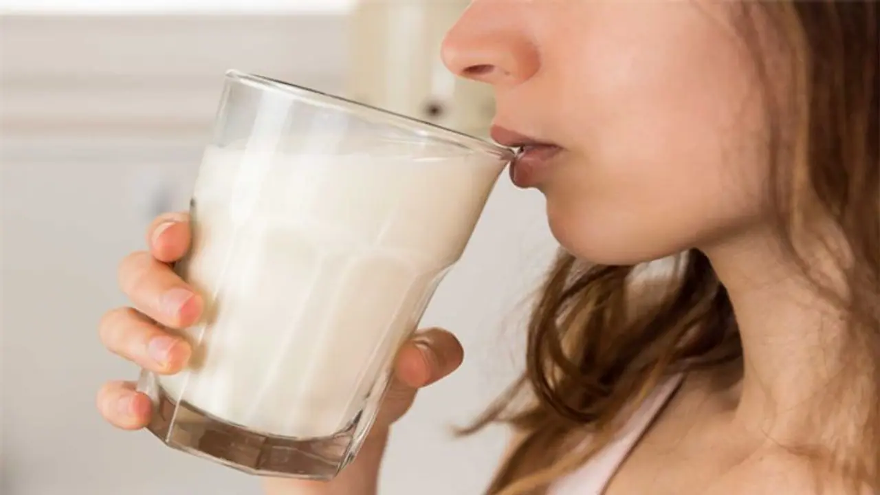 Milk & Calcium: பால் ஒவ்வாமை இருக்கா..? பாலுக்கு இணையான சத்து கொண்ட மாற்று உணவுகள்...!!