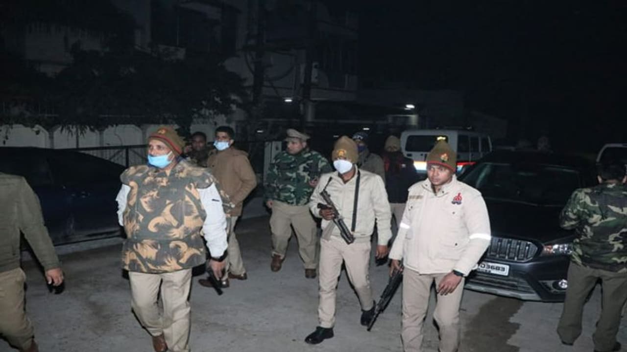 ಕಾನ್ಪುರದ ಮನೆಯಲ್ಲಿ ಕಳ್ಳತನ, ಅಮೆರಿಕದಿಂದ CCTVಯಲ್ಲಿ ಲೈವ್ ನೋಡಿದ ಮಾಲೀಕ, ಮುಂದೆ ನಡೆದಿದ್ದೇ ಬೇರೆ! ಕಾನ್ಪುರದ ಮನೆಯಲ್ಲಿ ಕಳ್ಳತನ, ಅಮೆರಿಕದಿಂದ CCTVಯಲ್ಲಿ ಲೈವ್ ನೋಡಿದ ಮಾಲೀಕ, ಮುಂದೆ ನಡೆದಿದ್ದೇ ಬೇರೆ!