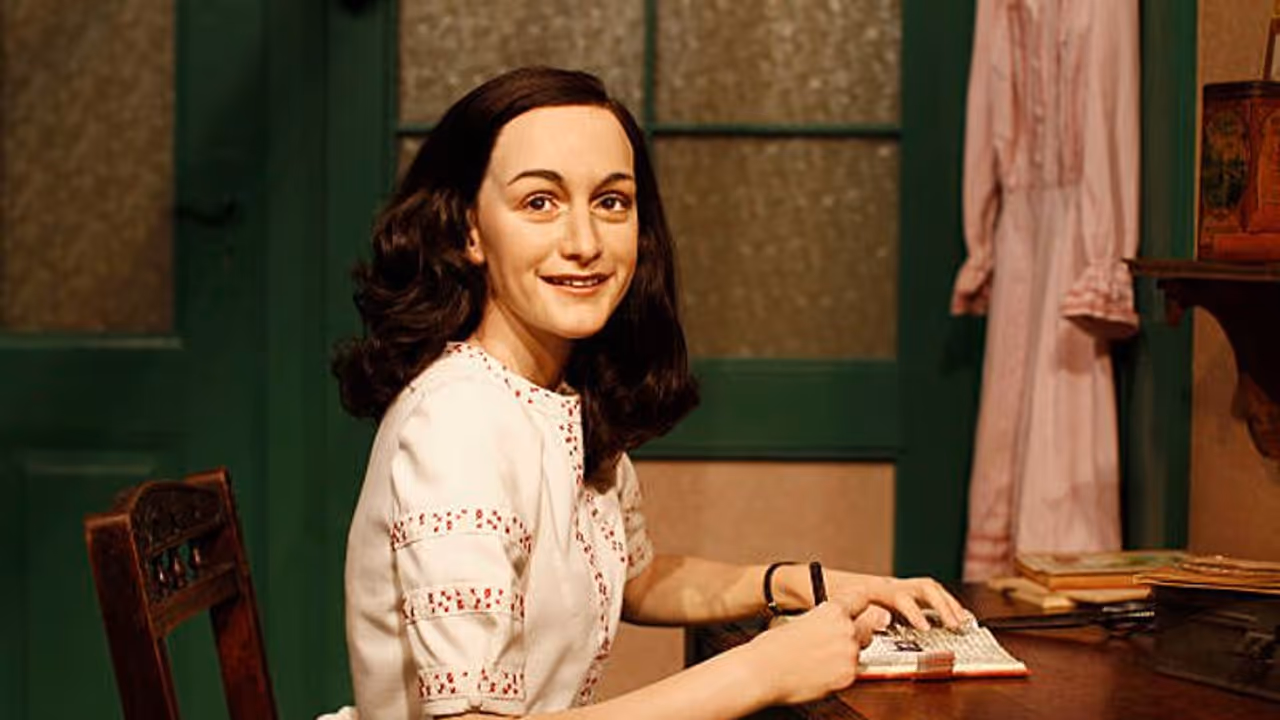 Anne Frank Book: ആന്‍ഫ്രാങ്കിനെ ഒറ്റിയത് ജൂതനെന്ന വെളിപ്പെടുത്തല്‍: വിവാദപുസ്തകം പിന്‍വലിച്ചു