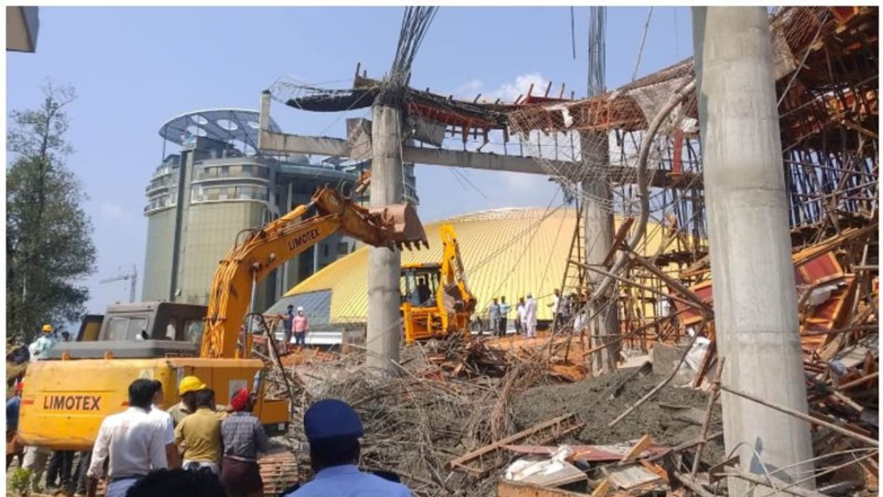 താമരശ്ശേരിയില് കെട്ടിടം തകർന്നു വീണ് 23 പേർക്ക് പരിക്ക്; രണ്ട് പേരുടെ നില ഗുരുതരം താമരശ്ശേരിയില് കെട്ടിടം തകർന്നു വീണ് 23 പേർക്ക് പരിക്ക്; രണ്ട് പേരുടെ നില ഗുരുതരം