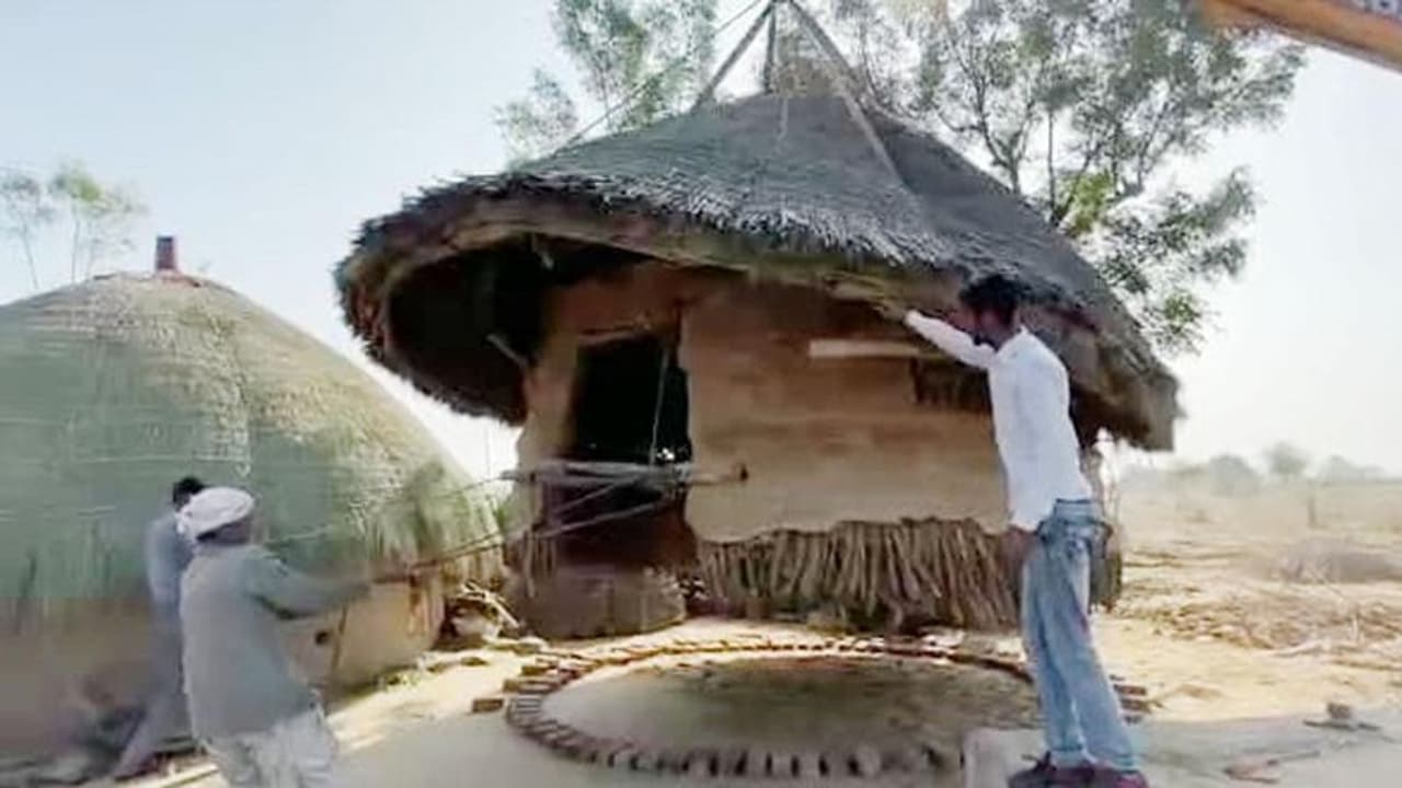 बेहद खास है दादा की 50 साल पुरानी झोपड़ी: क्रेन से किया शिफ्ट..45 डिग्री तापमान पार के बाद भी नहीं लगती गर्मी
