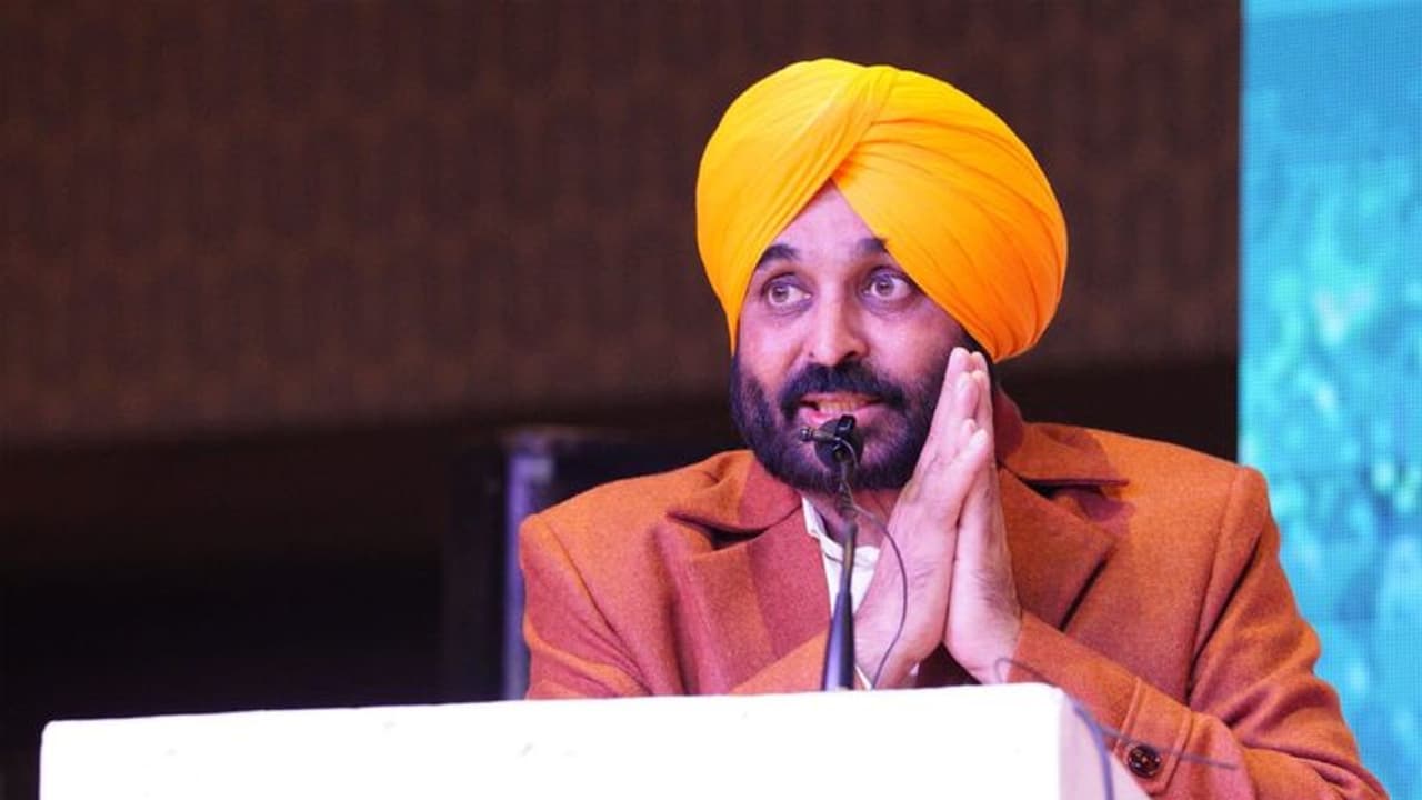 Punjab CM Bhagwant Mann deplaned in Frankfurt for being drunk? Here's what AAP said