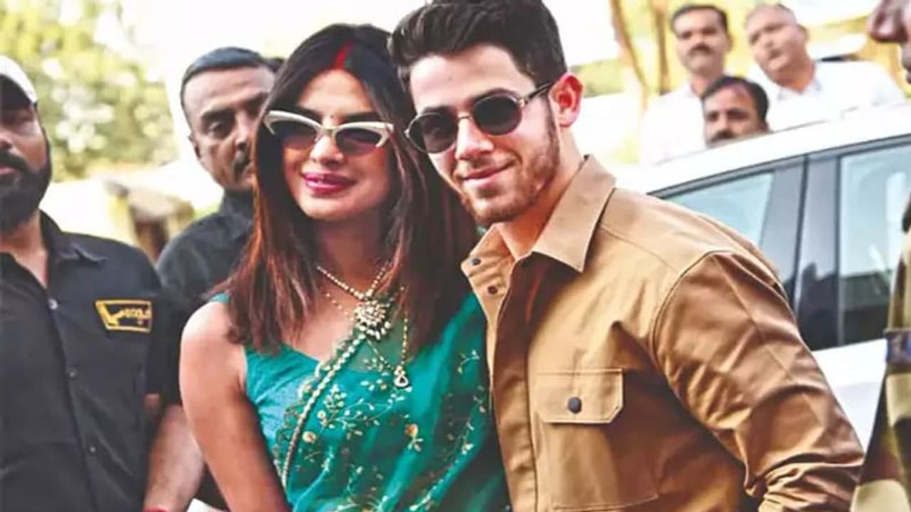 Priyanka Chopra की नजरों में मंगलसूत्र की कुछ ऐसी है अहमियत, बताया जब पहली बार पहना तो हुआ था ये एहसास Priyanka Chopra की नजरों में मंगलसूत्र की कुछ ऐसी है अहमियत, बताया जब पहली बार पहना तो हुआ था ये एहसास
