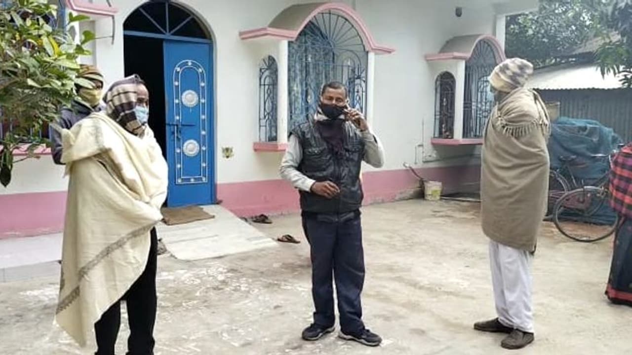 হোয়াটসঅ্যাপে হুমকি পঞ্চায়েত সদস্যের বিরুদ্ধে, ব্যবসায়ীর বাড়িতে গুলি গাঁজার প্যাকেট রাখার অভিযোগ হোয়াটসঅ্যাপে হুমকি পঞ্চায়েত সদস্যের বিরুদ্ধে, ব্যবসায়ীর বাড়িতে গুলি গাঁজার প্যাকেট রাখার অভিযোগ