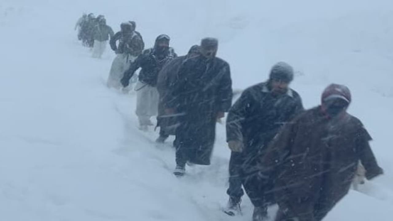 অরুণাচলে তুষারধসের কবলে ভারতীয় সেনার টহলদার বাহিনী, আটকে অন্তত ৭ জওয়ান অরুণাচলে তুষারধসের কবলে ভারতীয় সেনার টহলদার বাহিনী, আটকে অন্তত ৭ জওয়ান
