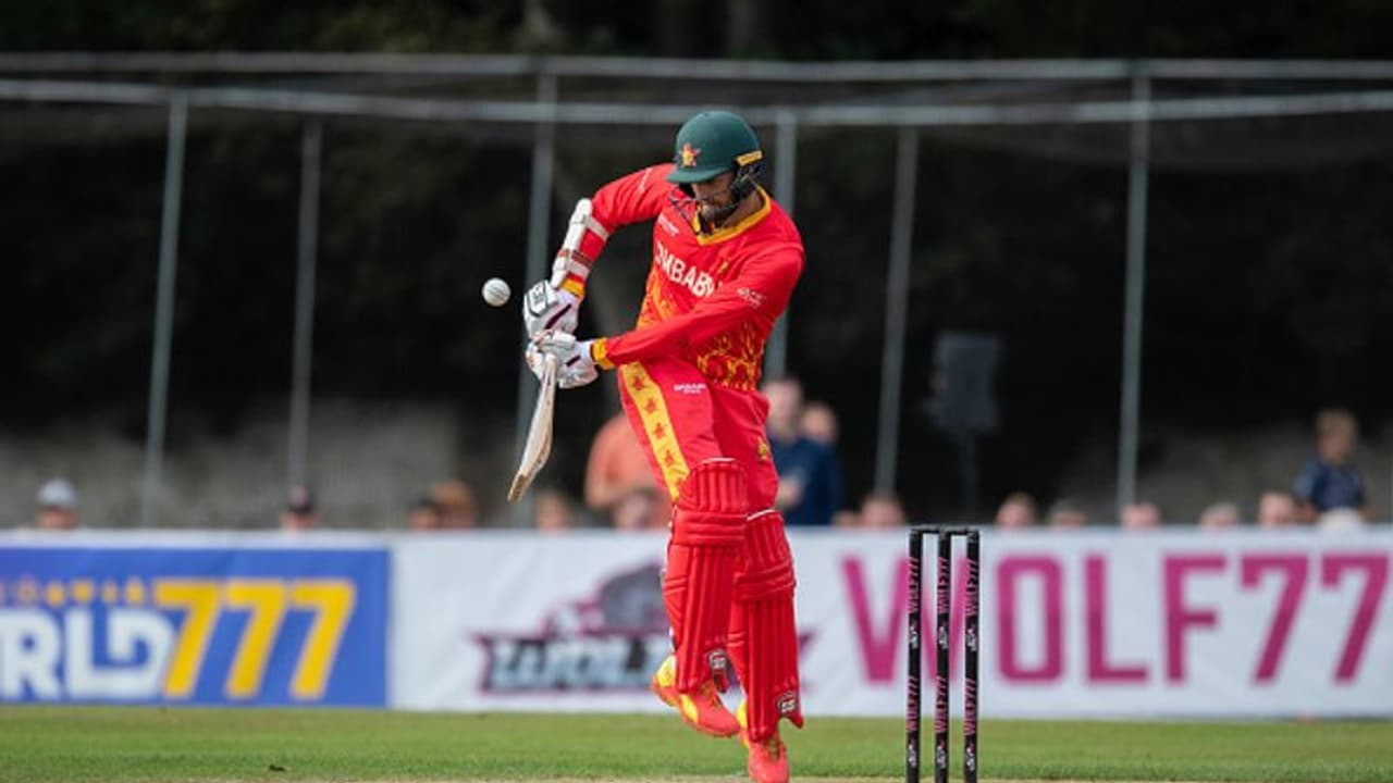 2வது ஒருநாள் போட்டி: சதத்தை தவறவிட்ட ஜிம்பாப்வே கேப்டன் எர்வின்!இலங்கைக்கு சவாலான இலக்கை நிர்ணயித்த ஜிம்பாப்வே 2வது ஒருநாள் போட்டி: சதத்தை தவறவிட்ட ஜிம்பாப்வே கேப்டன் எர்வின்!இலங்கைக்கு சவாலான இலக்கை நிர்ணயித்த ஜிம்பாப்வே