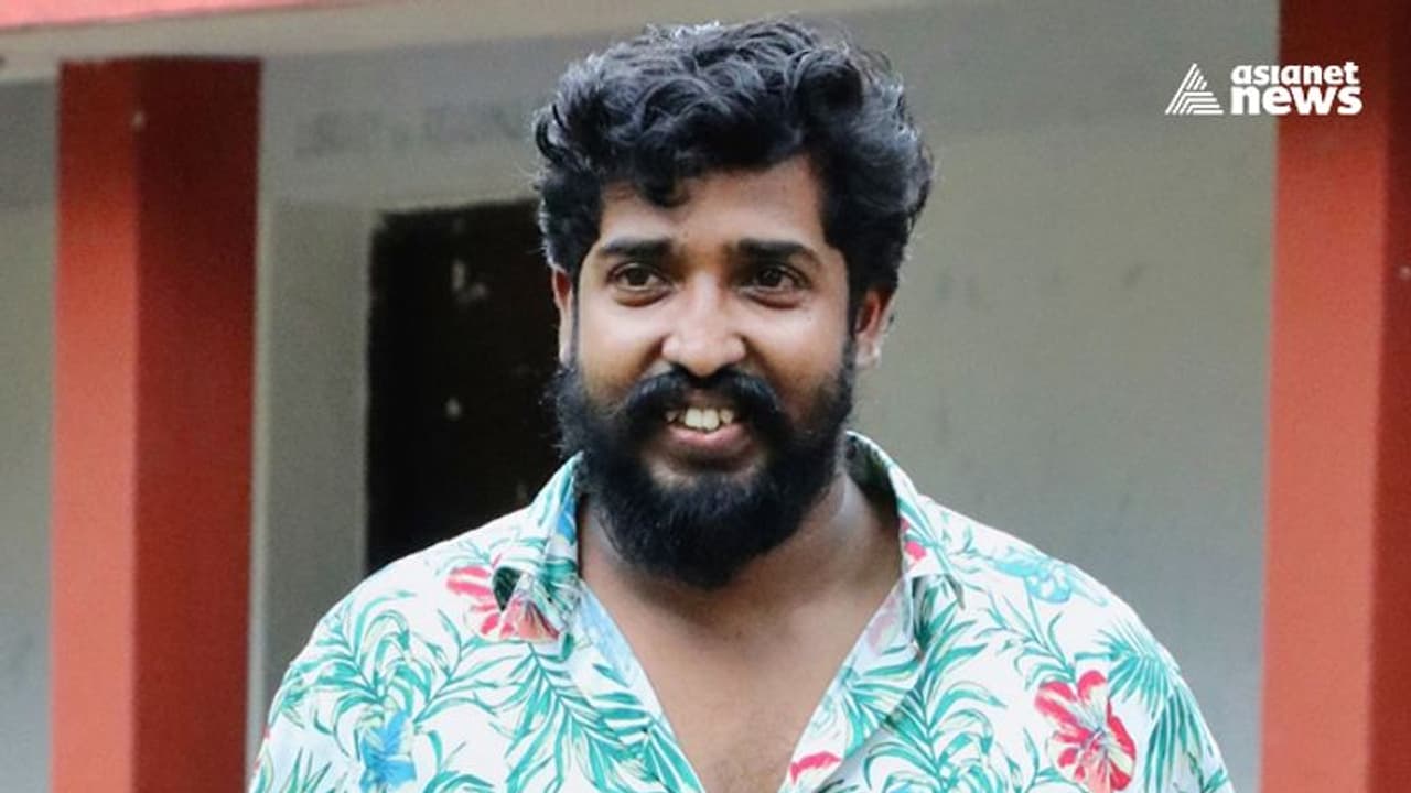 ബലാത്സംഗക്കേസിൽ ശ്രീകാന്ത് വെട്ടിയാറിന് മുൻകൂർ ജാമ്യം ബലാത്സംഗക്കേസിൽ ശ്രീകാന്ത് വെട്ടിയാറിന് മുൻകൂർ ജാമ്യം