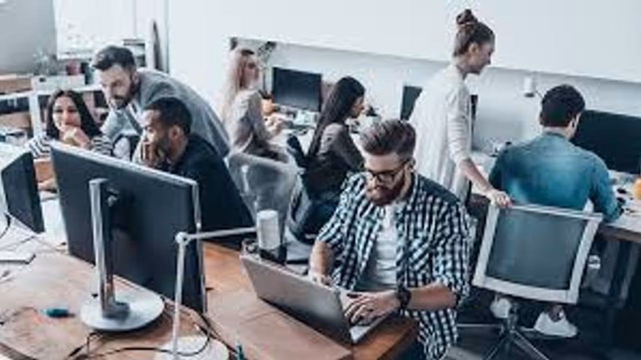 ಪ್ರಯಾಗ್‌ರಾಜ್‌ನ ಟ್ರಿಪಲ್‌ ಐಟಿಯ ಐದು ವಿದ್ಯಾರ್ಥಿಗಳಿಗೆ ಅಮೆಜಾನ್‌, ಗೂಗಲ್‌ನಲ್ಲಿ ಕೋಟಿಗೂ ಹೆಚ್ಚು ಪ್ಯಾಕೇಜ್