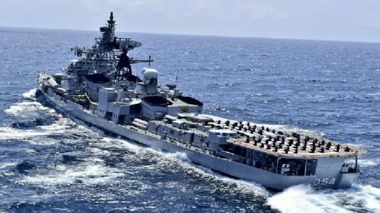 INS Ranvir Explosion : কেন ভয়াবহ বিস্ফোরণের মুখে পড়ল আইএনএস রণবীর, কোন পথে এগোচ্ছে তদন্ত