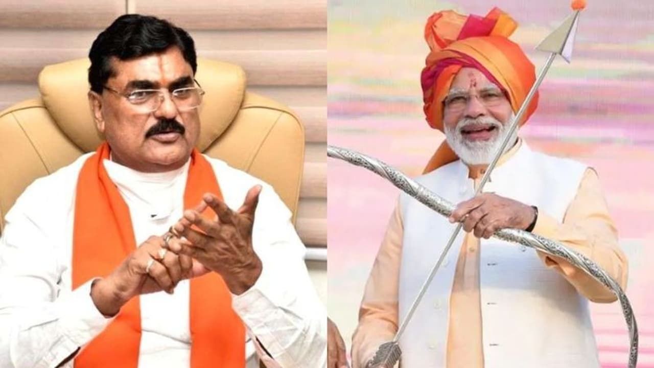 கடவுளின் அவதாரம் யார் தெரியுமா ? அட நம்ம பிரதமர் மோடிதான்.. பிரதமருக்கே 'ஷாக்' கொடுத்த அமைச்சர் !! கடவுளின் அவதாரம் யார் தெரியுமா ? அட நம்ம பிரதமர் மோடிதான்.. பிரதமருக்கே 'ஷாக்' கொடுத்த அமைச்சர் !!