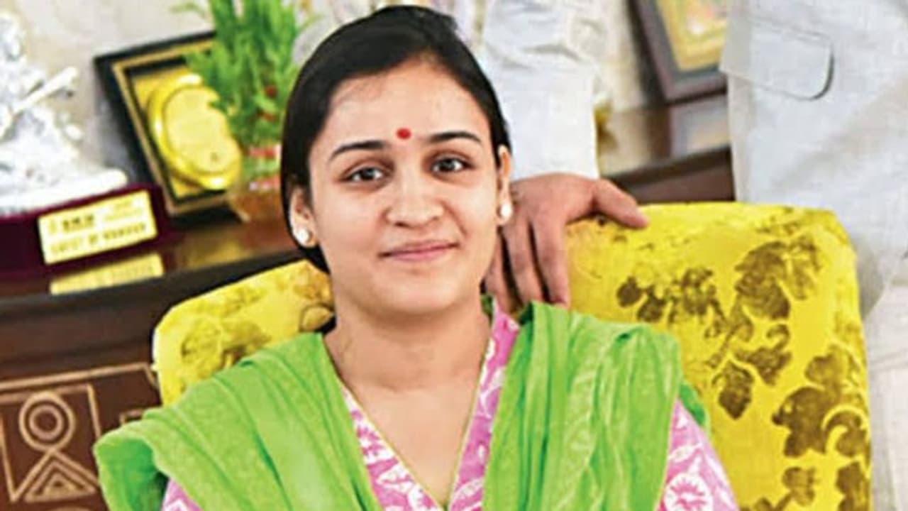 UP Elections 2022 পরিবারের কাছ থেকে বড় ধাক্কা খেতে চলেছেন অখিলেশ, ঘরের বউ যোগ দিতে পারেন বিজেপিতে