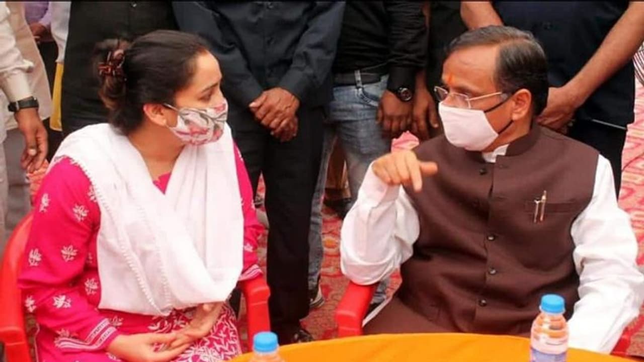 UP Elections: ಮುಲಾಯಂ ಕಿರಿ ಸೊಸೆ ಬಿಜೆಪಿಗೆ, ಕೇಸರಿ ಪಾಳಯಕ್ಕೆ ಕಂಟಕ?