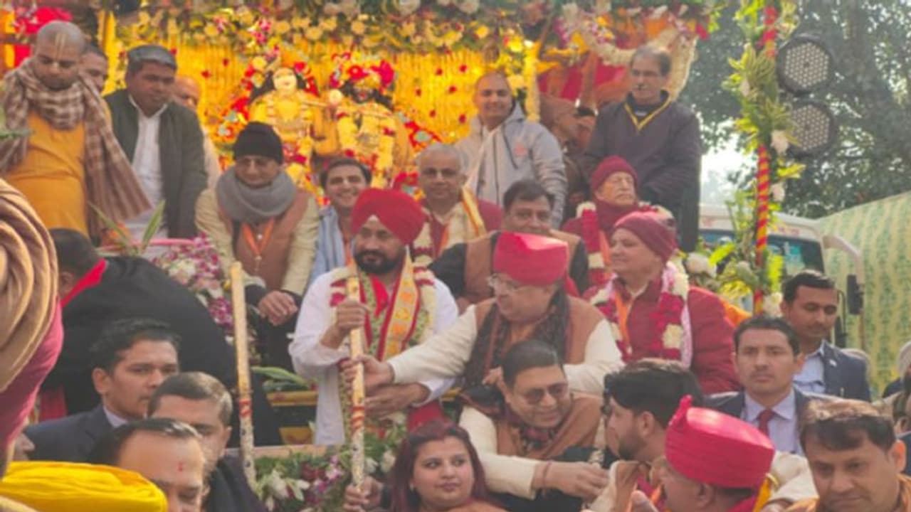 Punjab Election 2022: पंजाब में गेमचेंजर की भूमिका में हिंदू वोटर्स, नेताओं में भी पहली बार इतना फोकस Punjab Election 2022: पंजाब में गेमचेंजर की भूमिका में हिंदू वोटर्स, नेताओं में भी पहली बार इतना फोकस