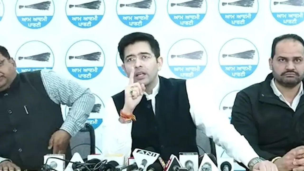 AAP का चन्नी पर हमला, अवैध रेत खनन में रिश्तेदार ने 56 करोड़ का लेन देन किया, कांग्रेस की चुप्पी पर सवाल उठे AAP का चन्नी पर हमला, अवैध रेत खनन में रिश्तेदार ने 56 करोड़ का लेन देन किया, कांग्रेस की चुप्पी पर सवाल उठे