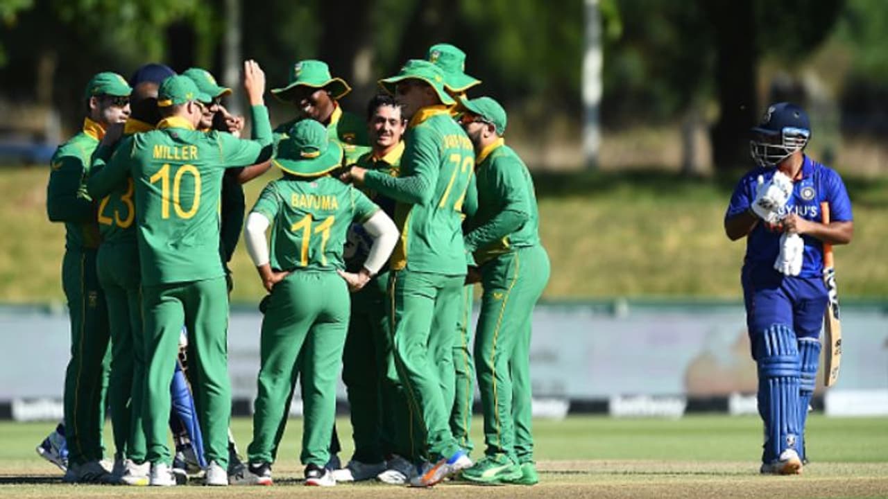 Ind vs SA ಟಿ20 ಸರಣಿಯನ್ನಾಡಲು ಭಾರತಕ್ಕೆ ಬಂದಿಳಿದ ದಕ್ಷಿಣ ಆಫ್ರಿಕಾ ಕ್ರಿಕೆಟ್ ತಂಡ Ind vs SA ಟಿ20 ಸರಣಿಯನ್ನಾಡಲು ಭಾರತಕ್ಕೆ ಬಂದಿಳಿದ ದಕ್ಷಿಣ ಆಫ್ರಿಕಾ ಕ್ರಿಕೆಟ್ ತಂಡ